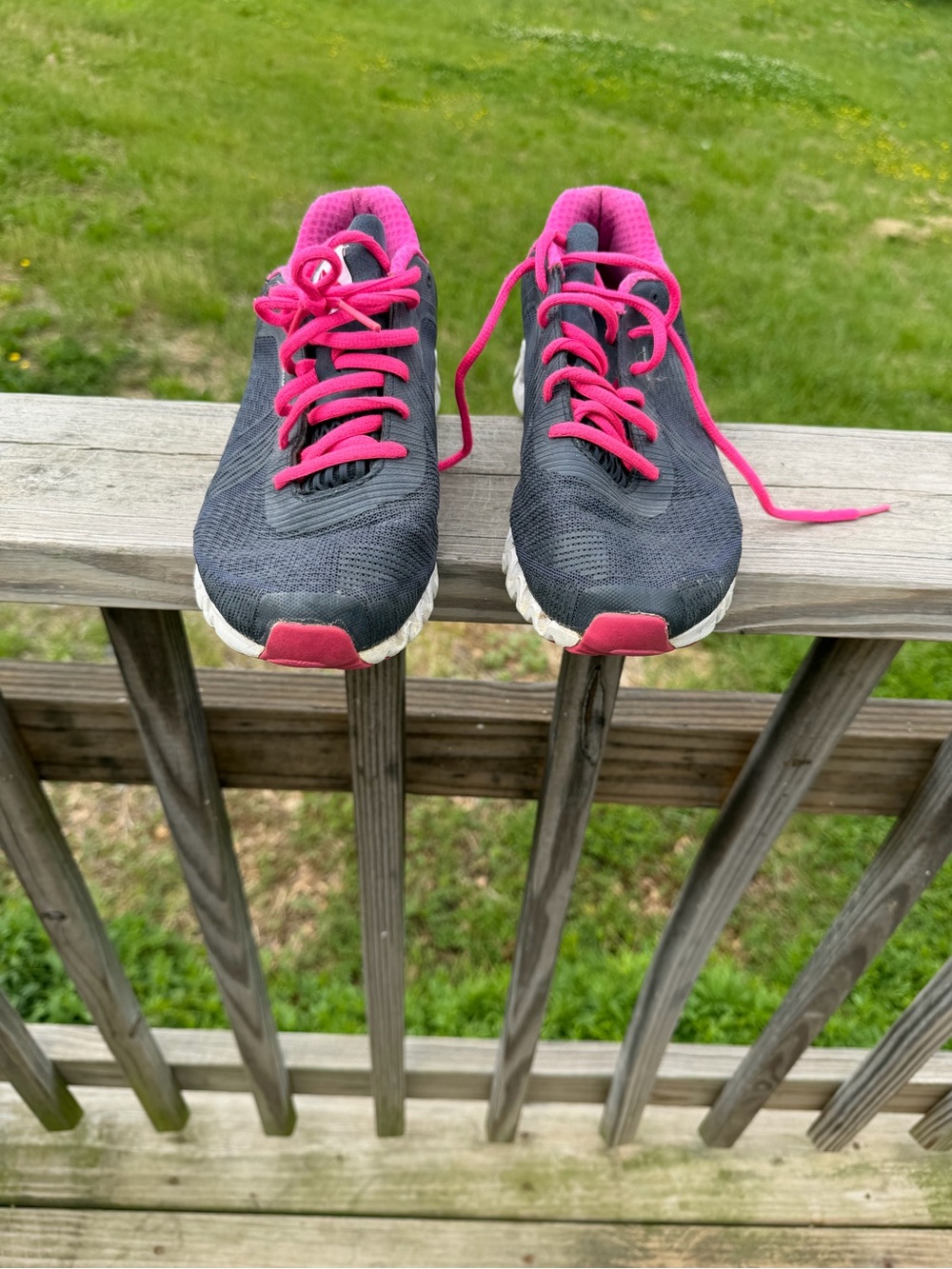 Reebok ZigTech Running Shoes - Pink Ribbon Edition - Women's US 9